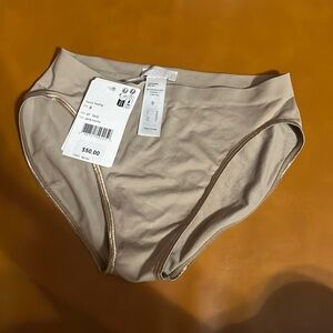 Hanro Touch Feeling Hi-Cut Brief Panty in Black Size S